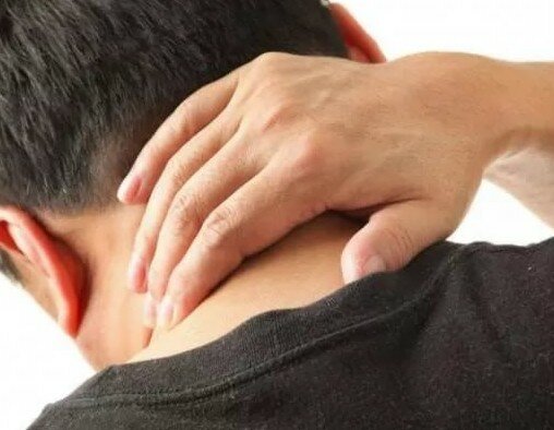 Почему болит затылок головы когда наклоняешься