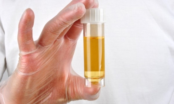 Если болит спина и пахнет моча